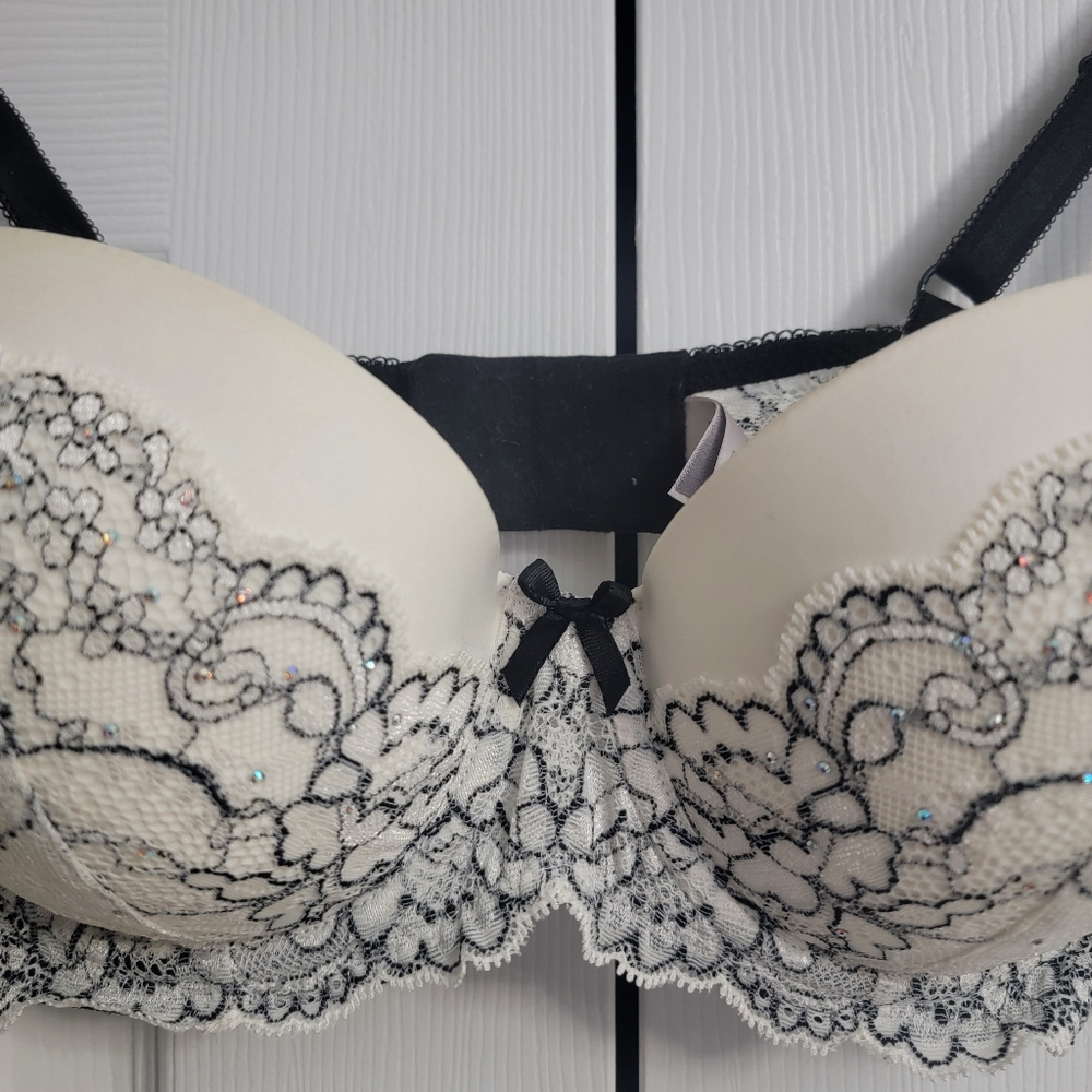 Victoria's Secret Dream Angels Lined Demi Black & White Lace 34D New w/ Size Tag - Picture 4 of 6